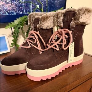 Cougar Women's Chocolate and Pink Winter Boots